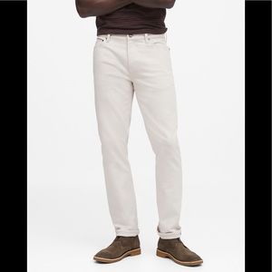 Banana Republic Traveler. Slim Fit. 31x32. New